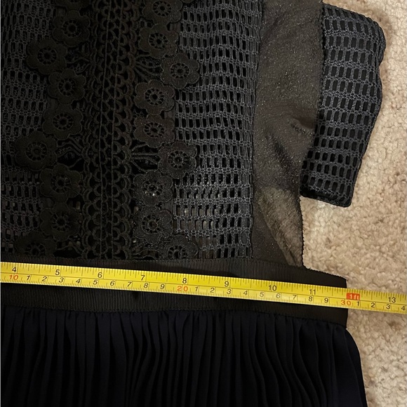 Self portrait Lace sleeveless pleated midi dress. - Picture 4 of 7